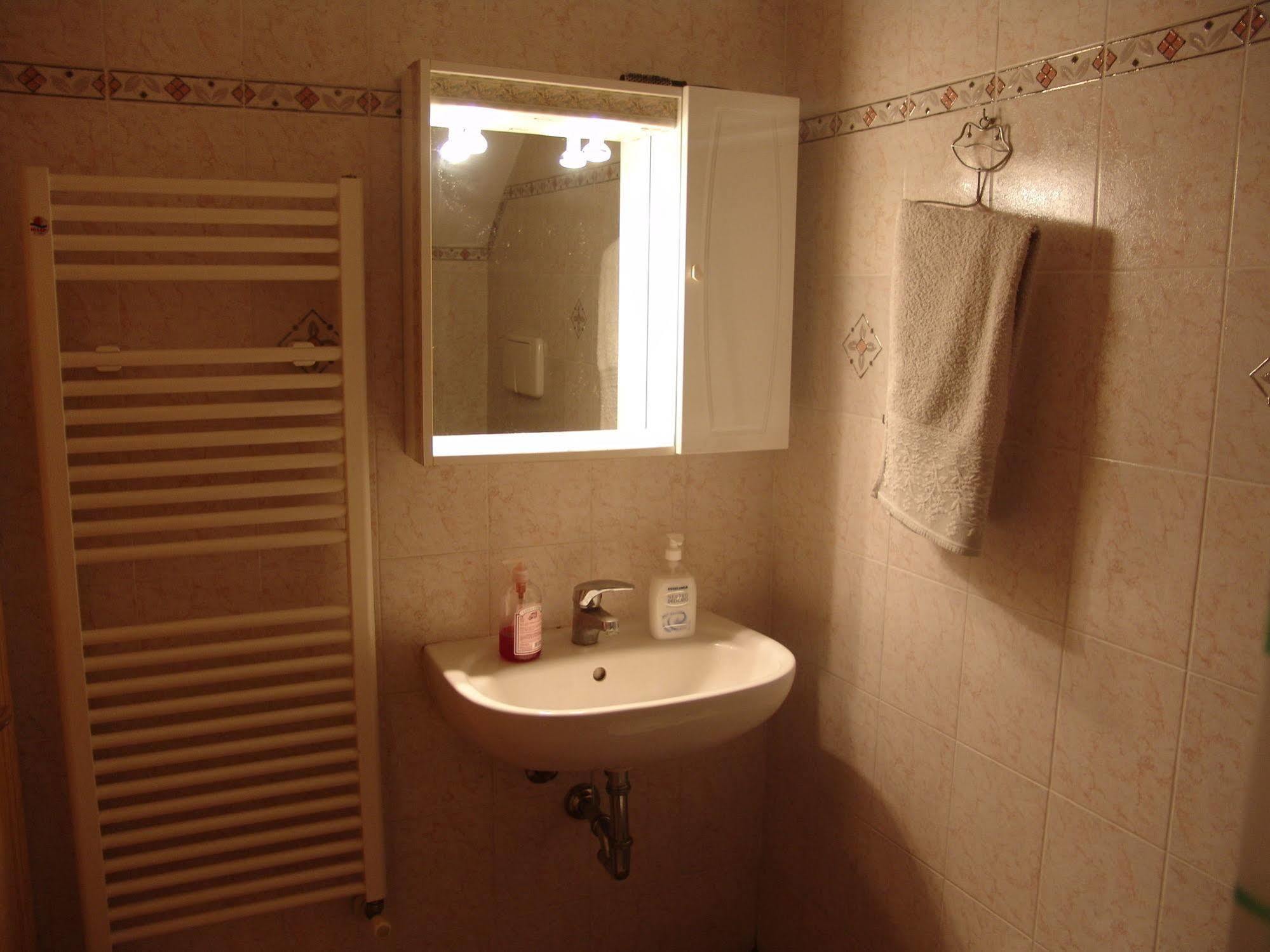 Holiday House Ospedale B&B Ghizzano Esterno foto